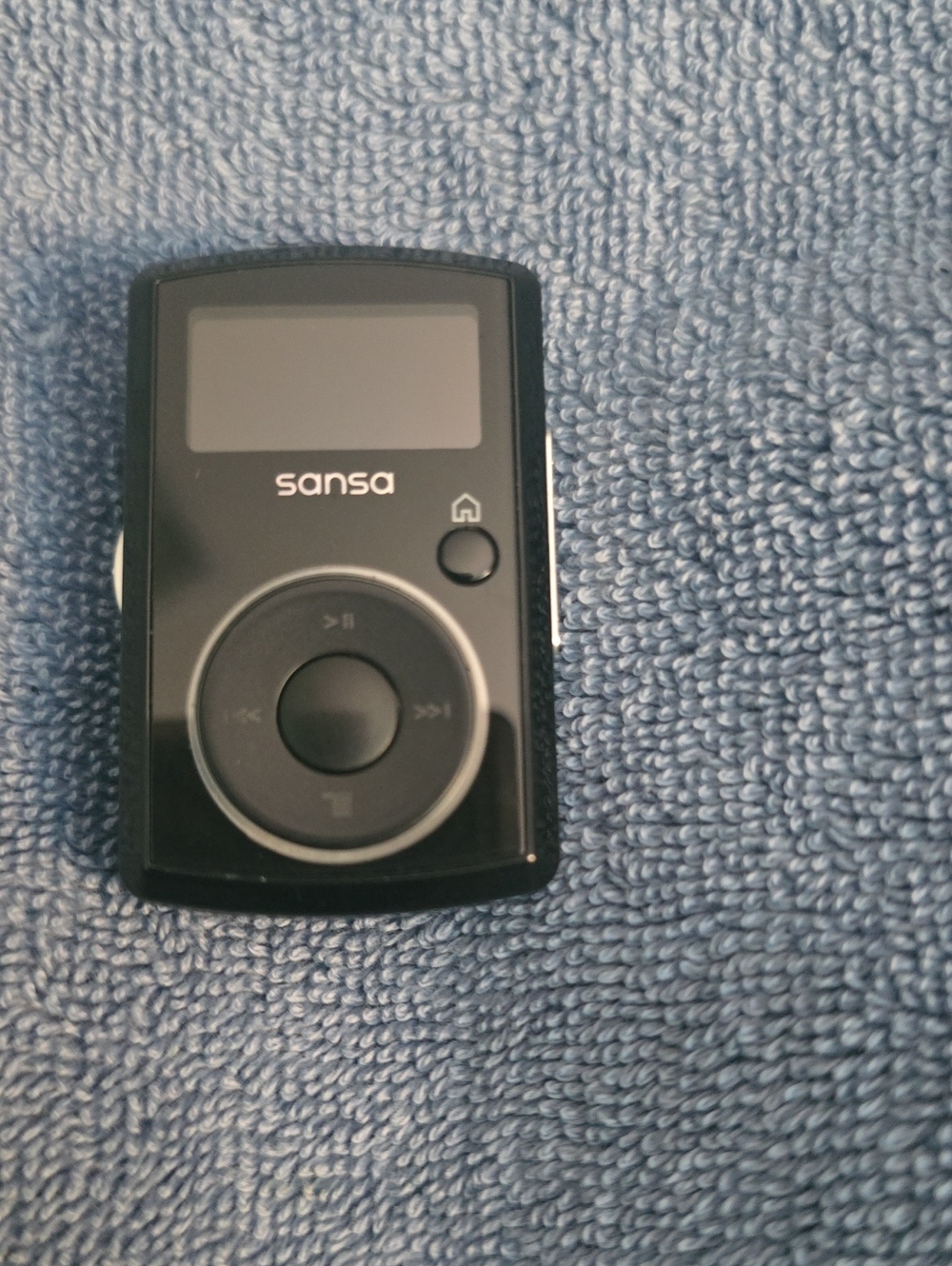 Sansa Black Portable MP3 Player with Click Wheel